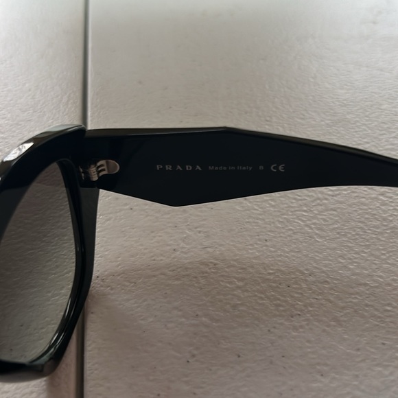 Women’s Black Prada Sunglasses New with box but no Price tag. - Picture 8 of 16